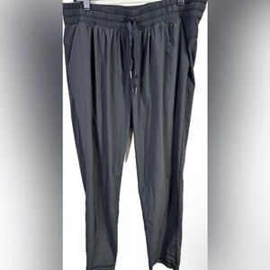 Lululemon Black Pants Size 12 in Black